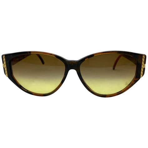 Pre Loved Fendi Elegant Sunglasses with Italian Craftsmanship